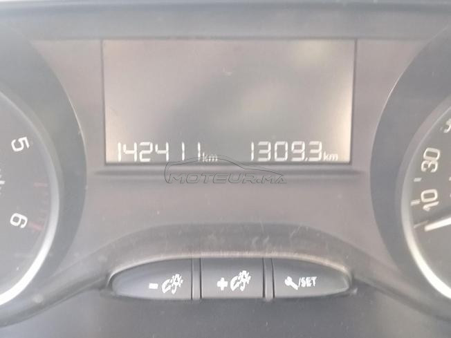   je mets en ma voiture peugeot 208