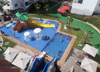 شقة مريحة على شاطئ البحر