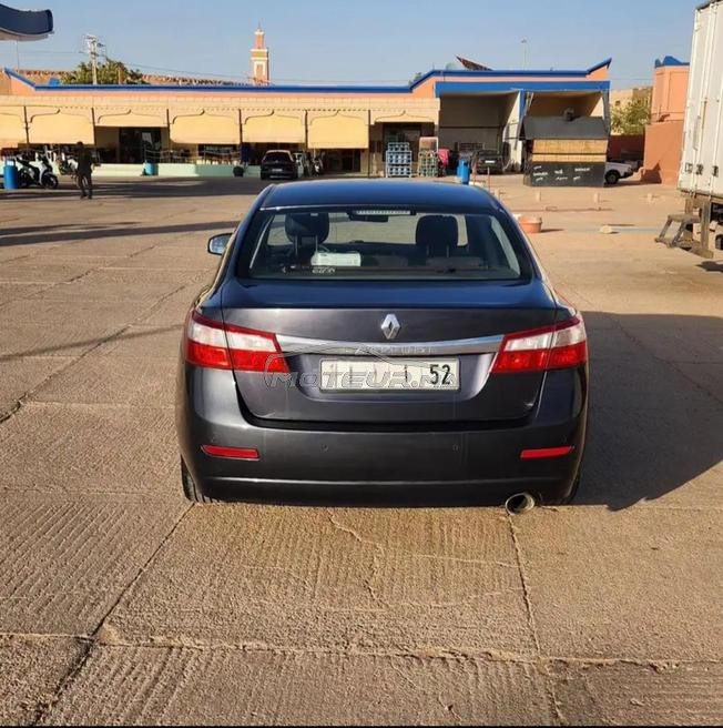 RENAULT LATITUDE للبيع في حالة جيدة