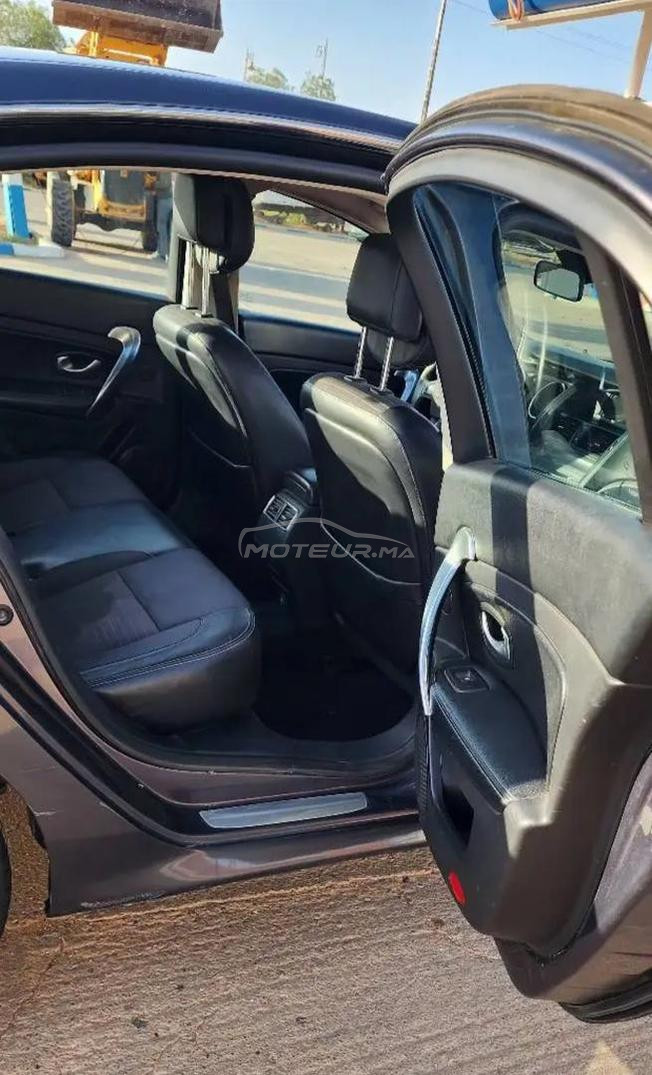 RENAULT LATITUDE للبيع في حالة جيدة