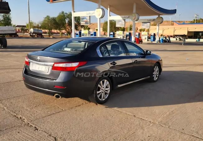RENAULT LATITUDE للبيع في حالة جيدة