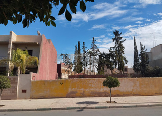 Terrain proche du parc