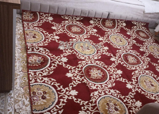 زربية شبه جديدة