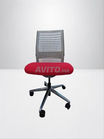 Chaise Steelcase Think V2 dossier en maille