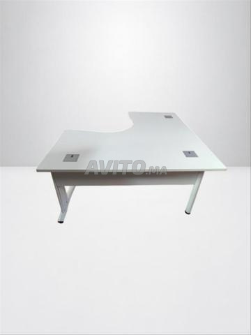Bureau angle 160x160cm blanc avec passe câble