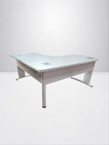 Bureau angle 160x160cm blanc avec passe câble