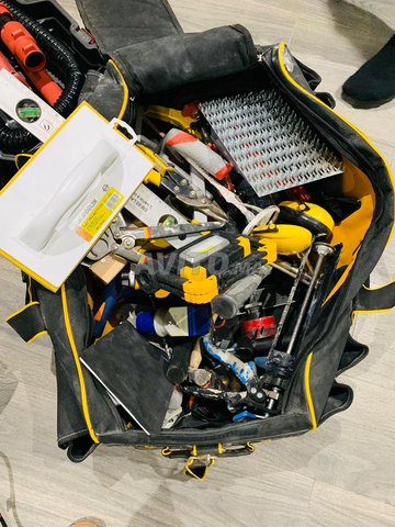 مجموعة من المعدات وآلة كيس ديوالت