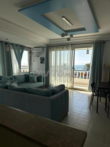 عمارة من 7 شقق مطلة على البحر للبيع بالكامل