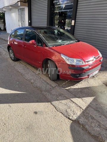 سيتروين C4 أحمر