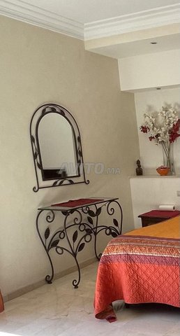 وحدة تحكم ومرآة من الحديد المطاوع المشغول