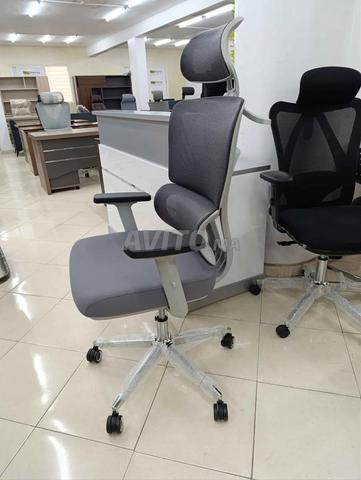 🛠️ Chaise de bureau robuste et facile à nettoyer... Elle durera des années.