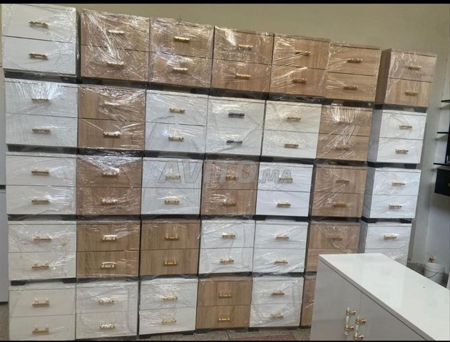 طاولة بجانب السرير / طاولة ليلية كوافوز صغيرة