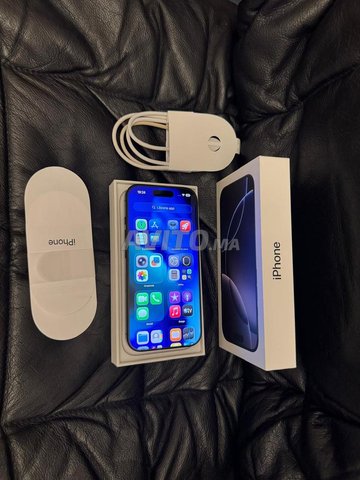 iPhone 16 pro avec câble original / 128Go