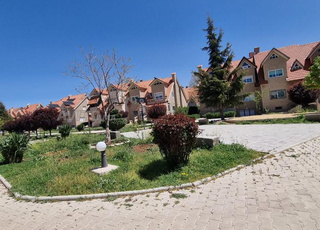 chalet mitoyen dans residence fermee