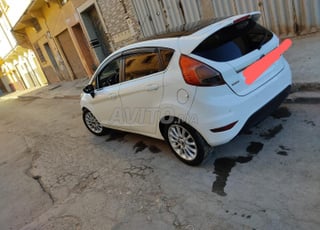 vente véhicules Ford Fiesta titanium