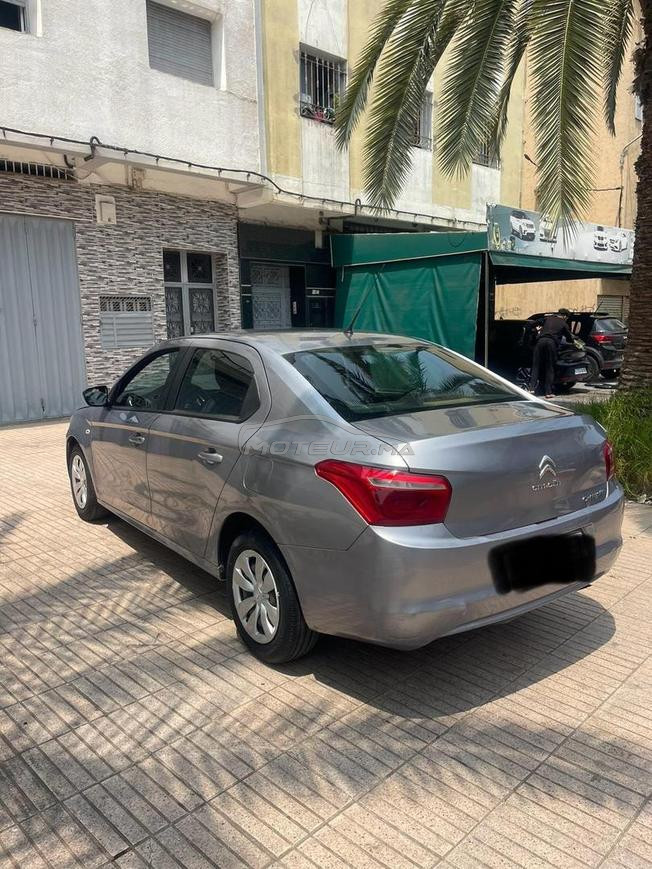 une voiture avendre