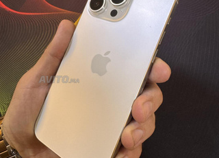 iPhone 15 Pro Max 512gb très bon état