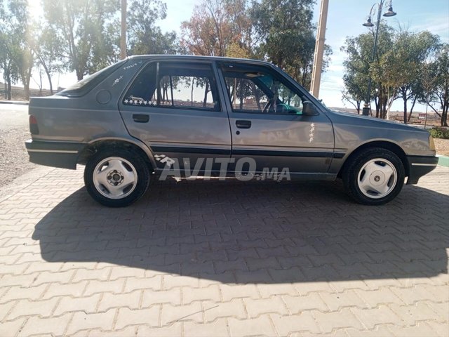 Peugeot 309 diesel 7 chevaux en bon état