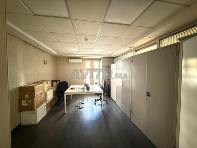 للإيجار - مكتب بمساحة 80 مترًا مربعًا في سيدي معروف