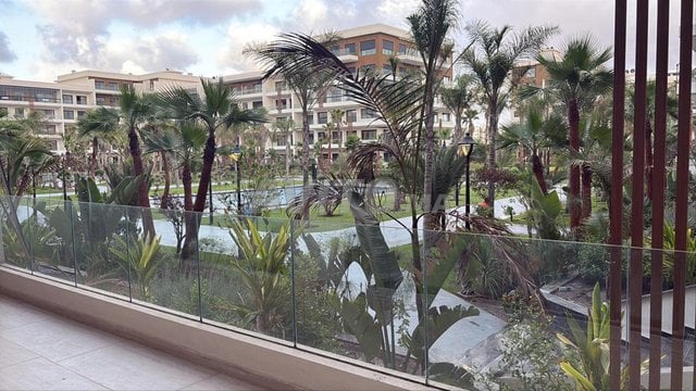 Grand studio vide à louer Les Orchidées VI