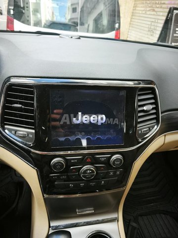 جيب جراند شيروكي ديزل أوتوماتيكي 12-2020