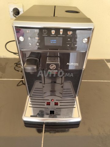 ماكينة قهوة احترافية Saeco