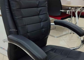 Les chaises en simili cuir en promo