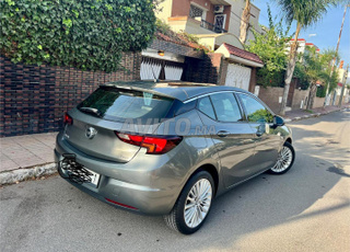 Opel Astra modèle 2017, 180 km, automatique, full options