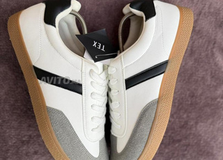 Baskets blanches à rayures pour hommes