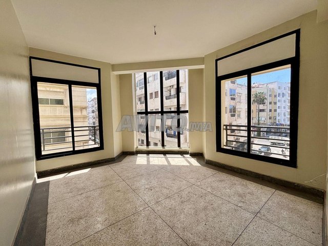 Bureau à 5min à pieds de Burger King Maarif