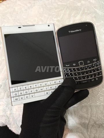 بلاك بيري باسبورت و بلود 9900