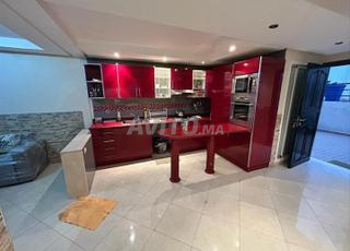 شقة للبيع في إقامة مع مسبح