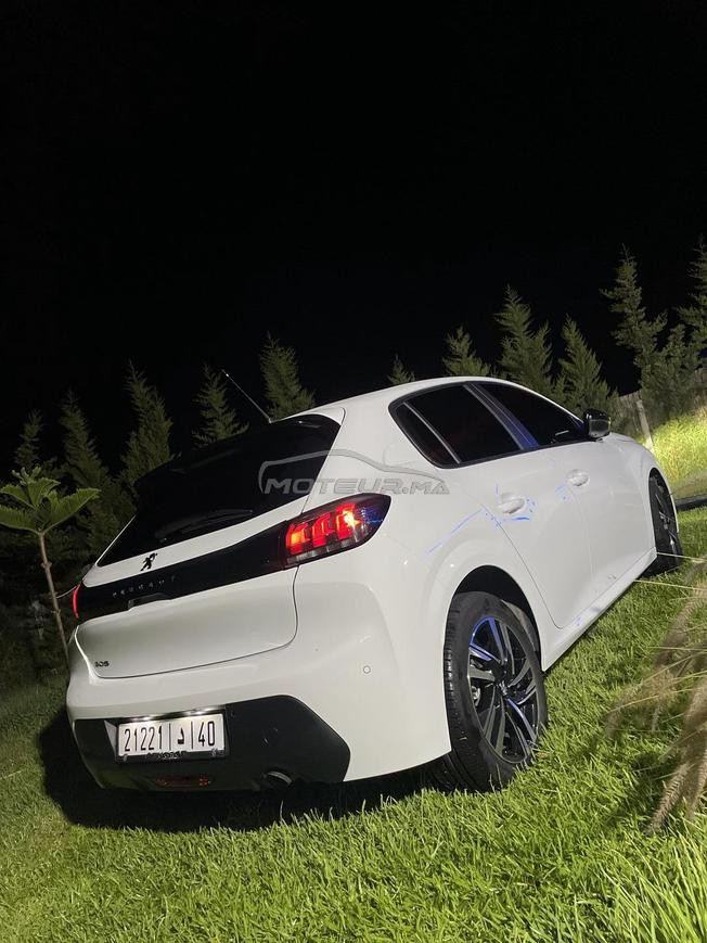 Peugeot 208 Diesel Manuelle 2024 à Tanger