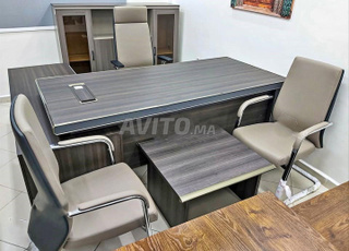 Les bureaux plus les chaises en promotion