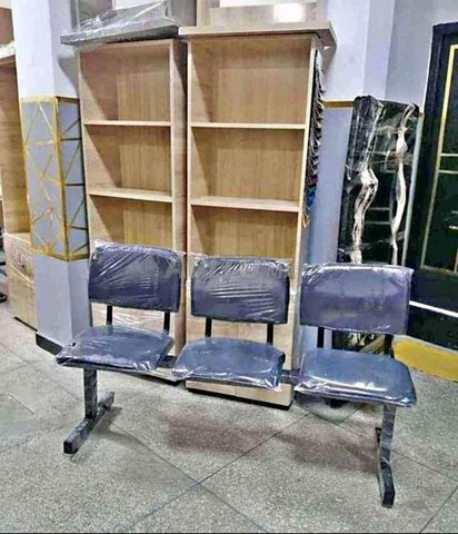 أرائك لقاعات الانتظار في عرض خاص