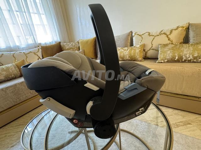 مقعد سيارة Cybex Aton 5 كالجديد بلون رمادي soho