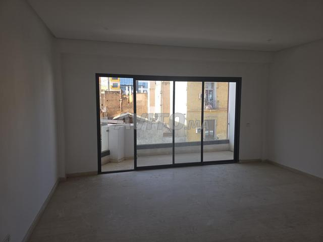 مكتب جديد للإيجار - 2