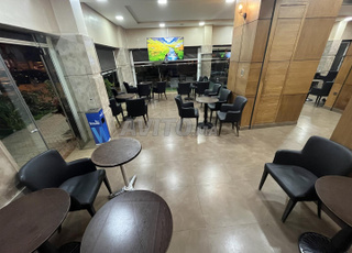 Café Sarout à vendre entièrement équipé 70 millions