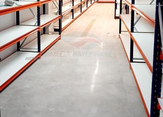 Rayonnage semi-lourd robuste pour vos entrepôts