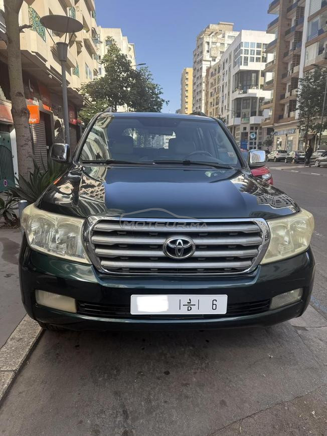Toyota Land Cruiser 200 VX V8 