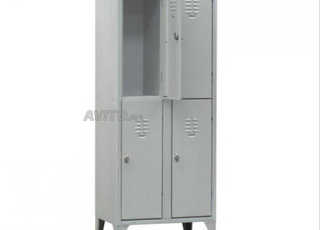Casier métallique 4 portes en stock \ vestiaire