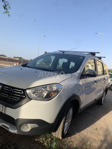 2 Dacia Lodgy Stepway 2023