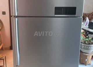 ثلاجة كبيرة