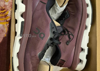 للبيع حذاء رياضي on - Cloudzone