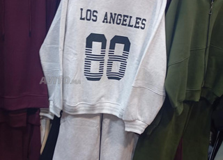 ملابس نسائية جاهزة