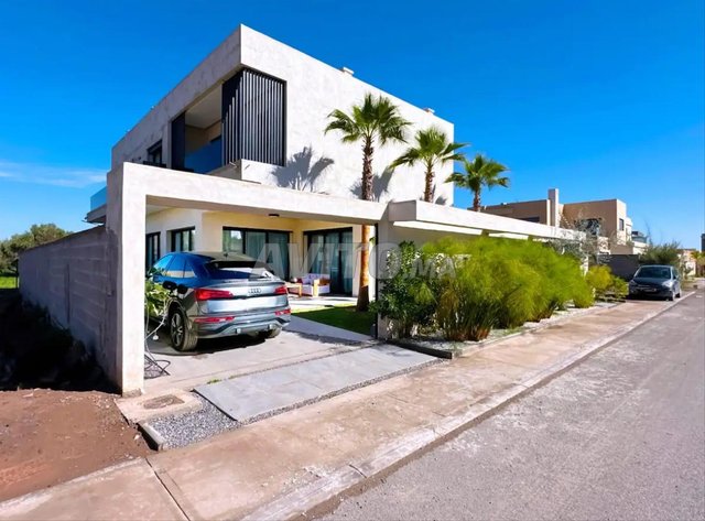 فيلا إمنى على بعد 15 دقيقة من مركز المدينة