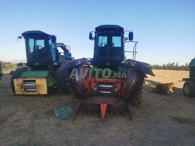 Ensileuse john deere 6750 et 6850