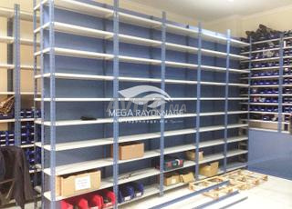 Rayonnage léger pour stockage et archives