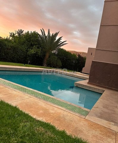 Belle villa 900m2 à vendre à route de Fes