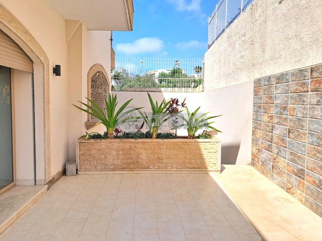 CMN-ME-1639 - فيلا للبيع في مرس السلطان